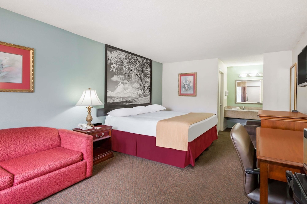 Super 8 by Wyndham Garysburg/Roanoke Rapids 12/27