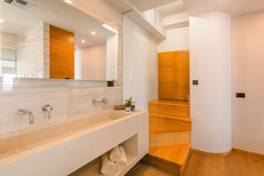 شقة سوبيريور بسرير كينج بإطلالة على المدينة مع أريكة، Alcanea Boutique Hotel 3/5