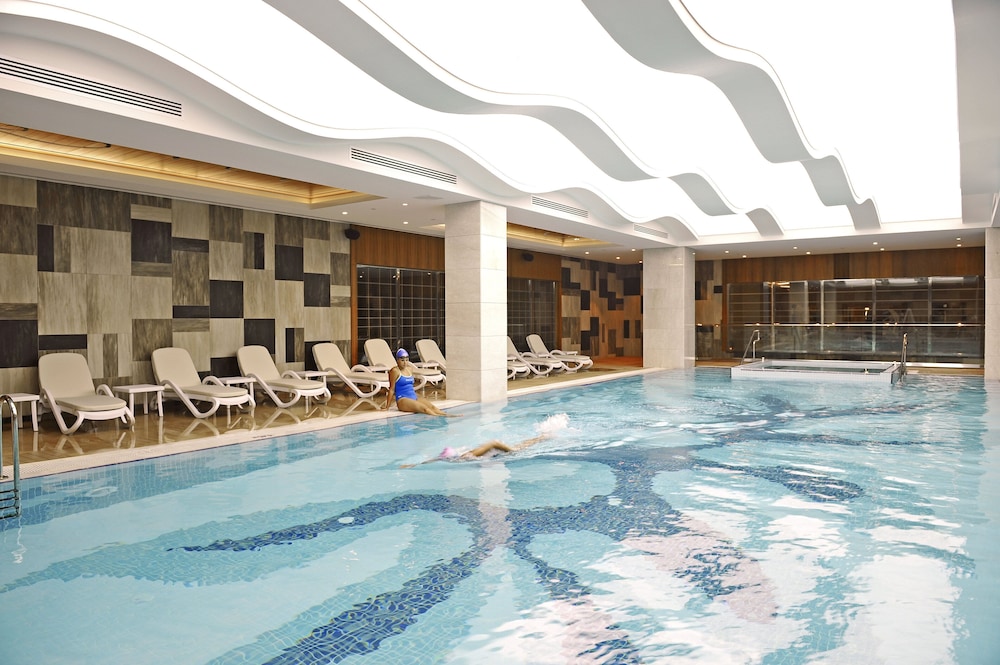 swimming pool spa