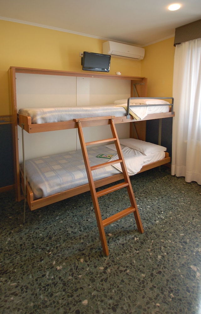 Antica Villa Graziella 32/48