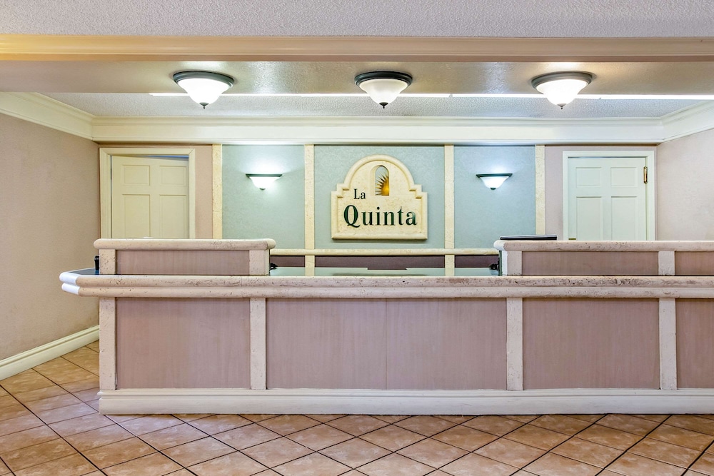 La Quinta Inn Stockton 10/53