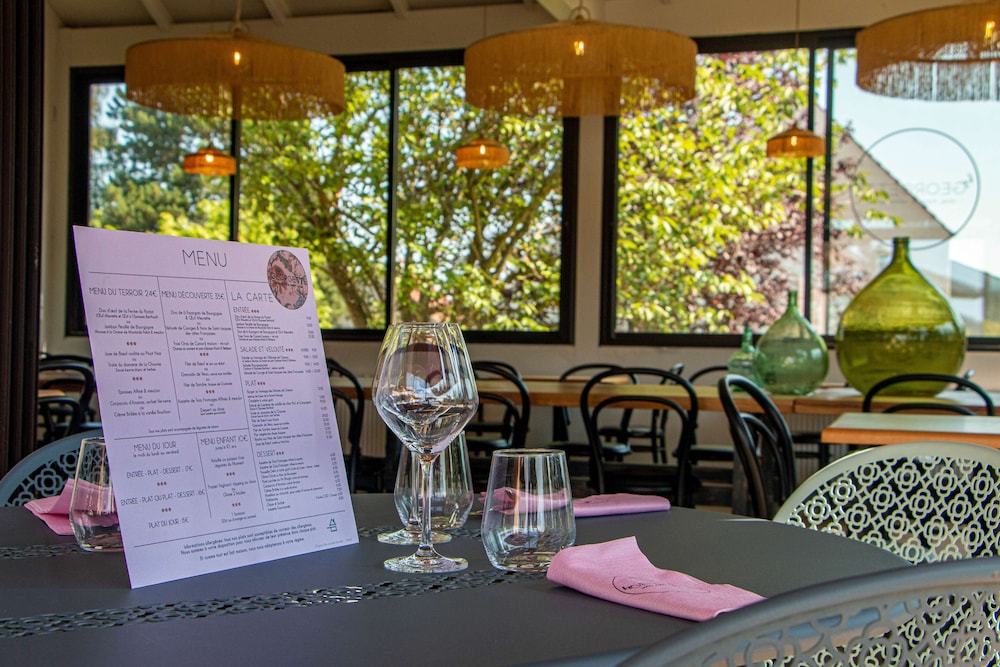 restaurant cafeteria