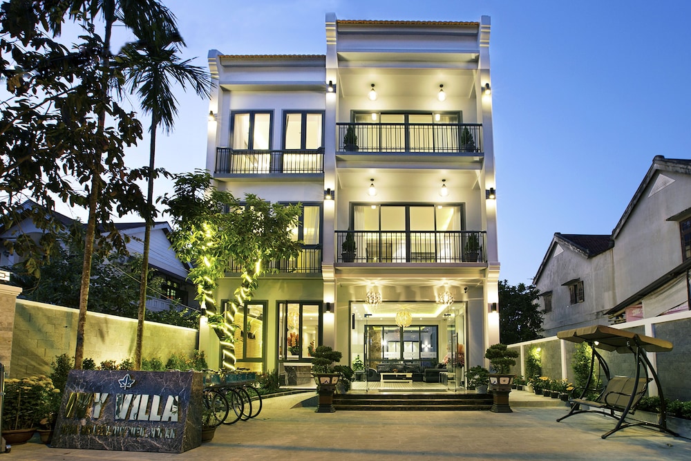 Ivy Villa 3/49