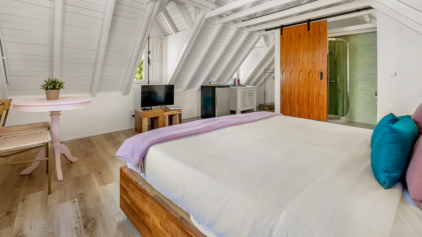STANDARD, KING BED