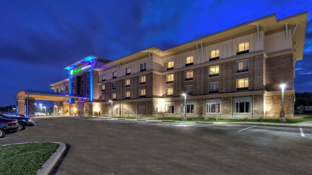 Holiday Inn Express Suites Pittsburgh Sw Southpointe 67/72
