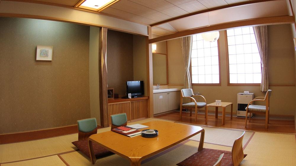 Japanese, Quadruple, No Bathroom