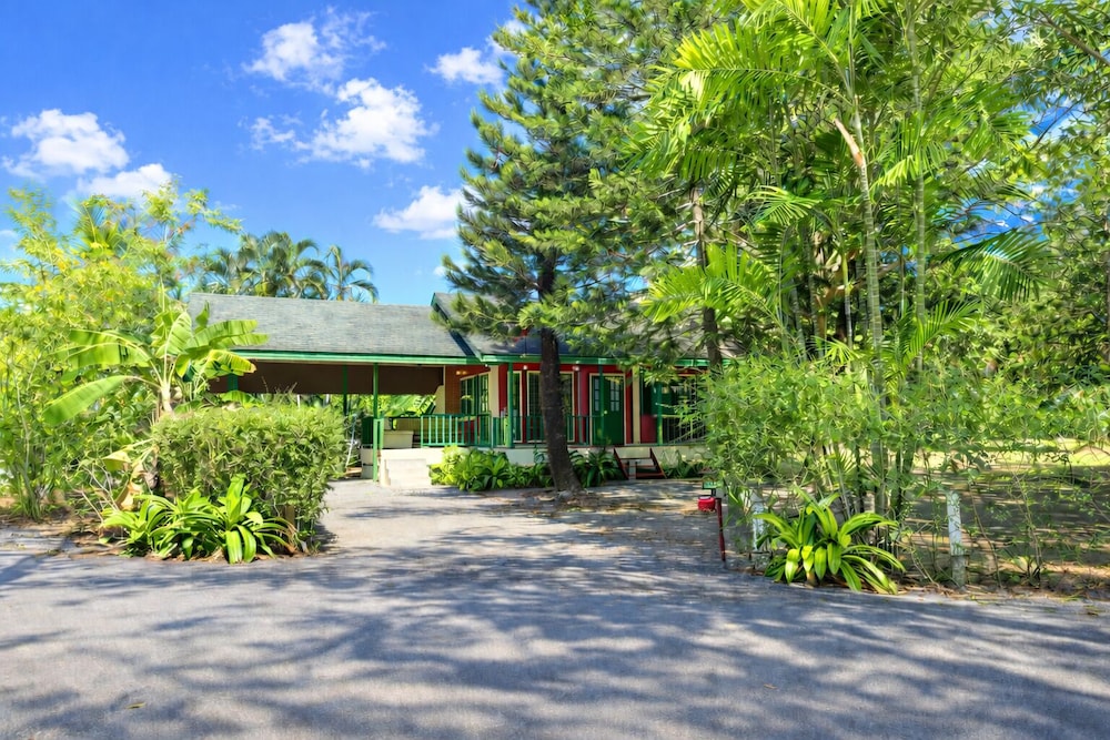 Fisherman Way Beach Resort 67/74