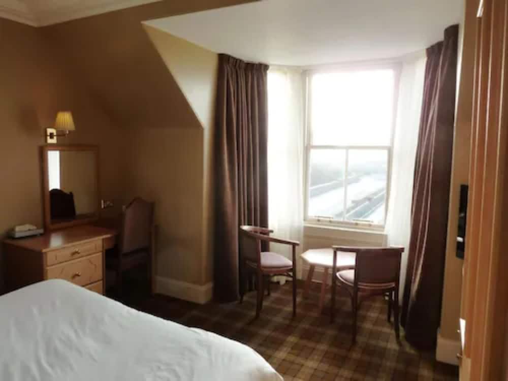 Kilmarnock Arms Hotel 11/30