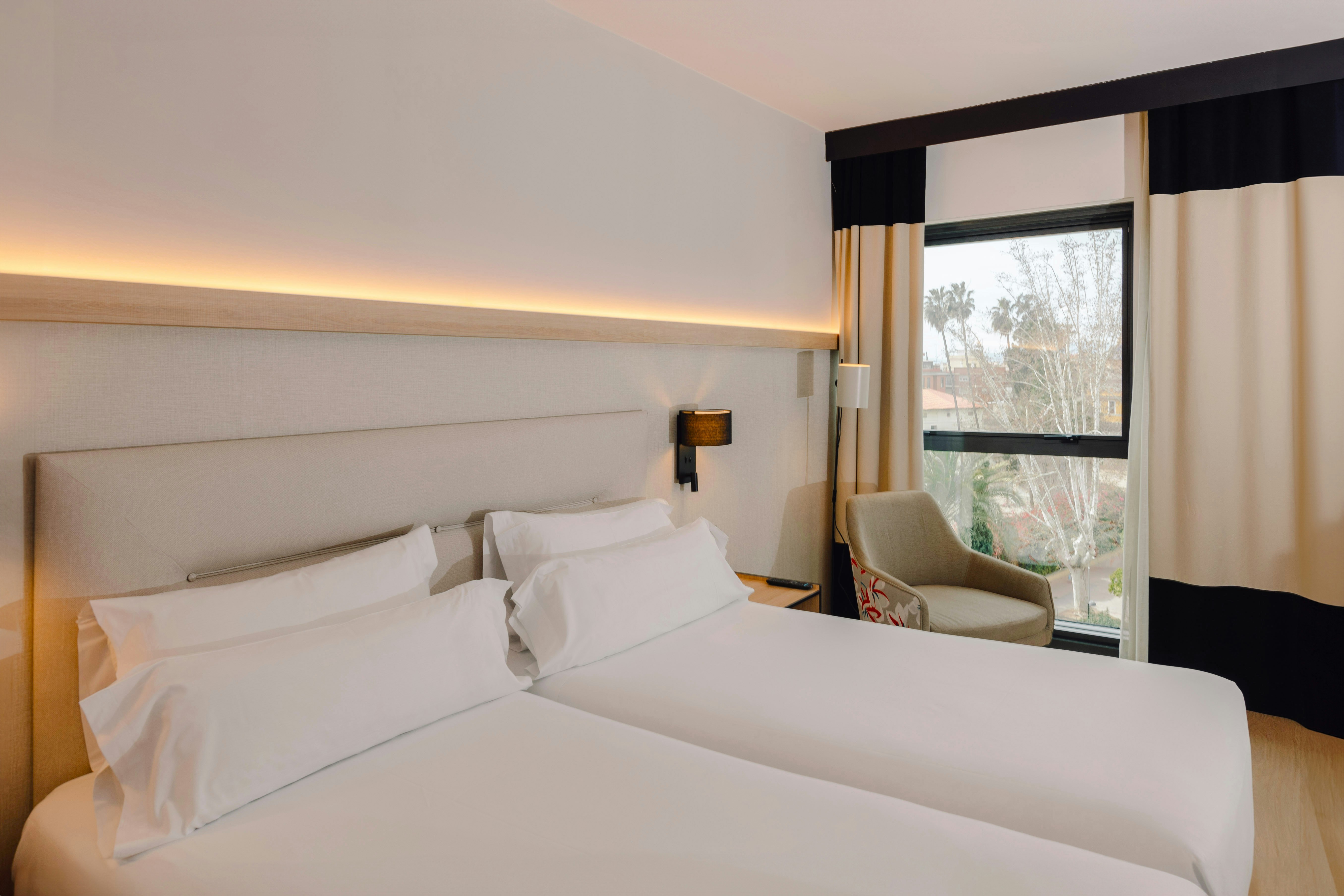 CLASSIC, TWIN BEDS