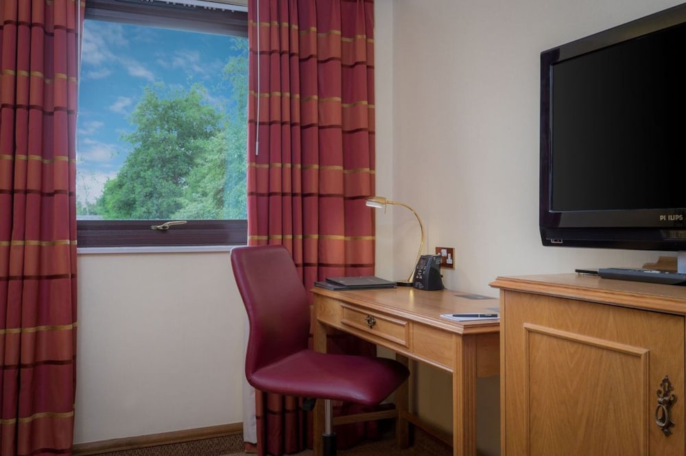Delta Hotels Warwick 64/71