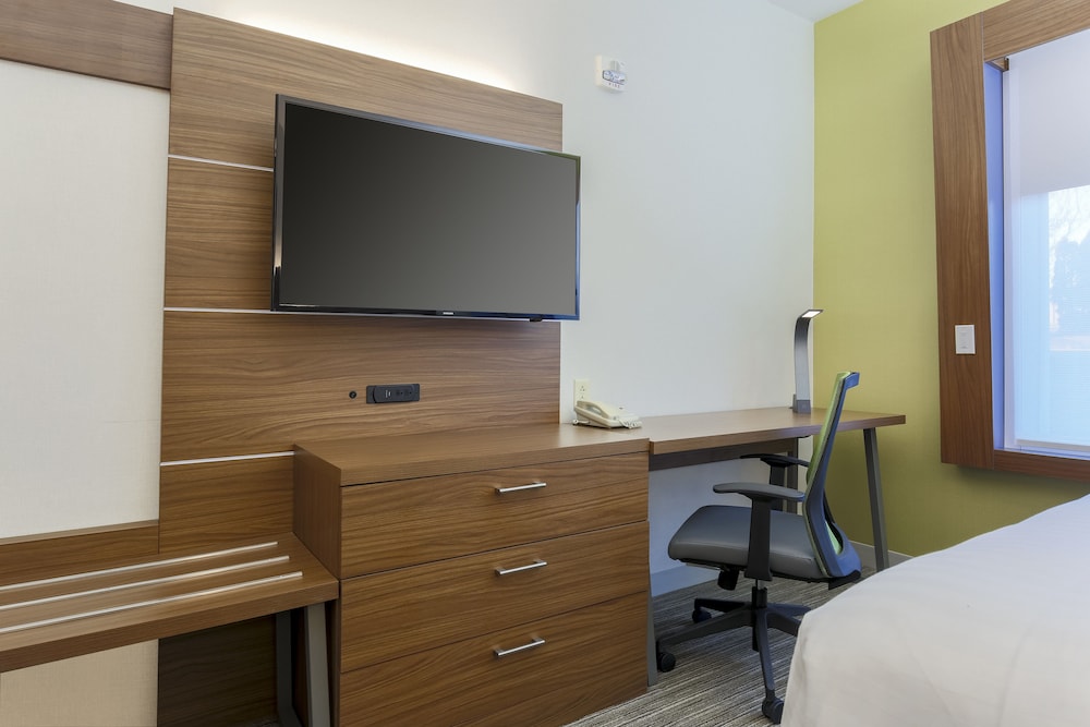 Holiday Inn Express Irondequoit 51/65