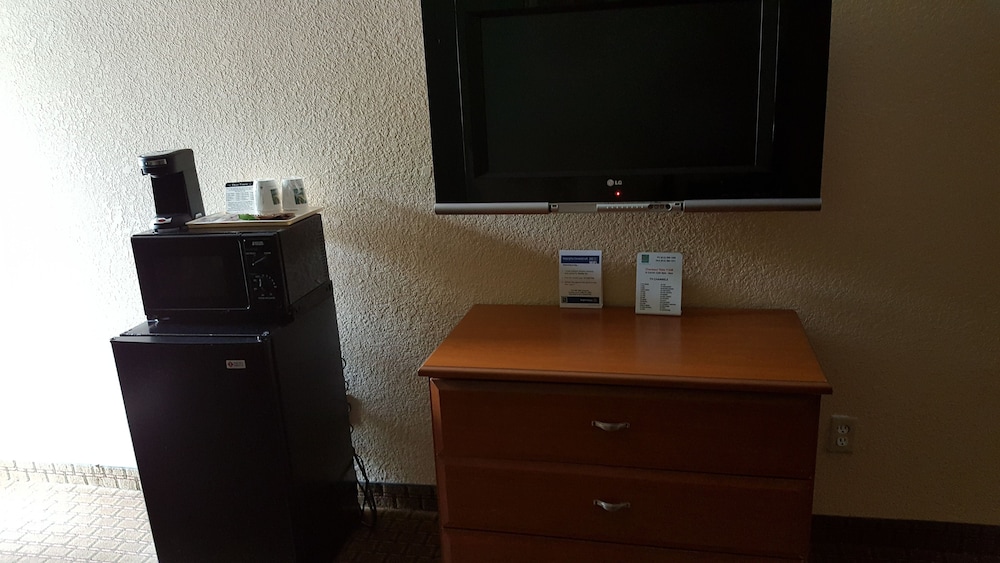 Econo Lodge Tampa near Busch Gardens 29/42