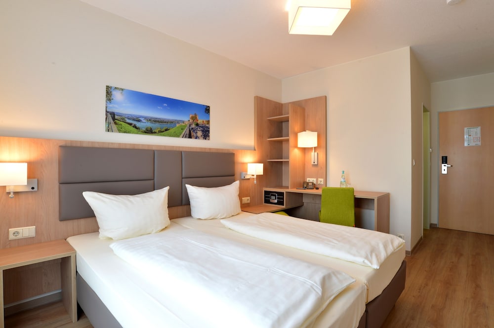Room, Twin Beds