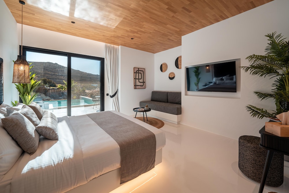 Ftelia Black Villas 18/50