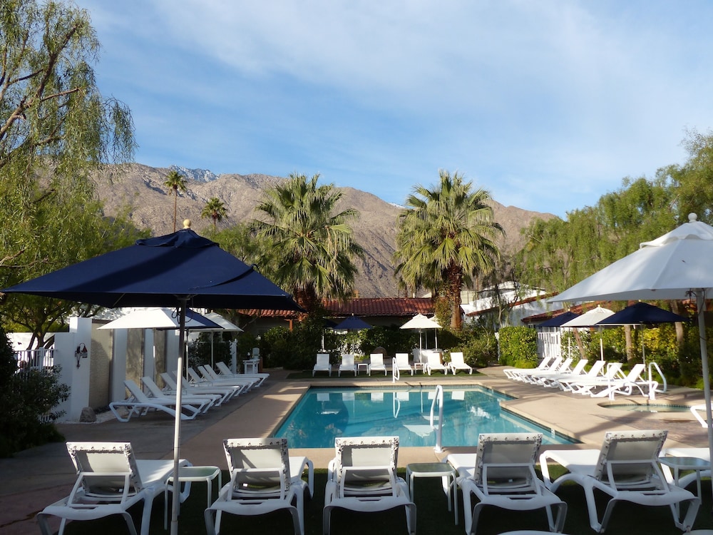 Alcazar Palm Springs 32/37
