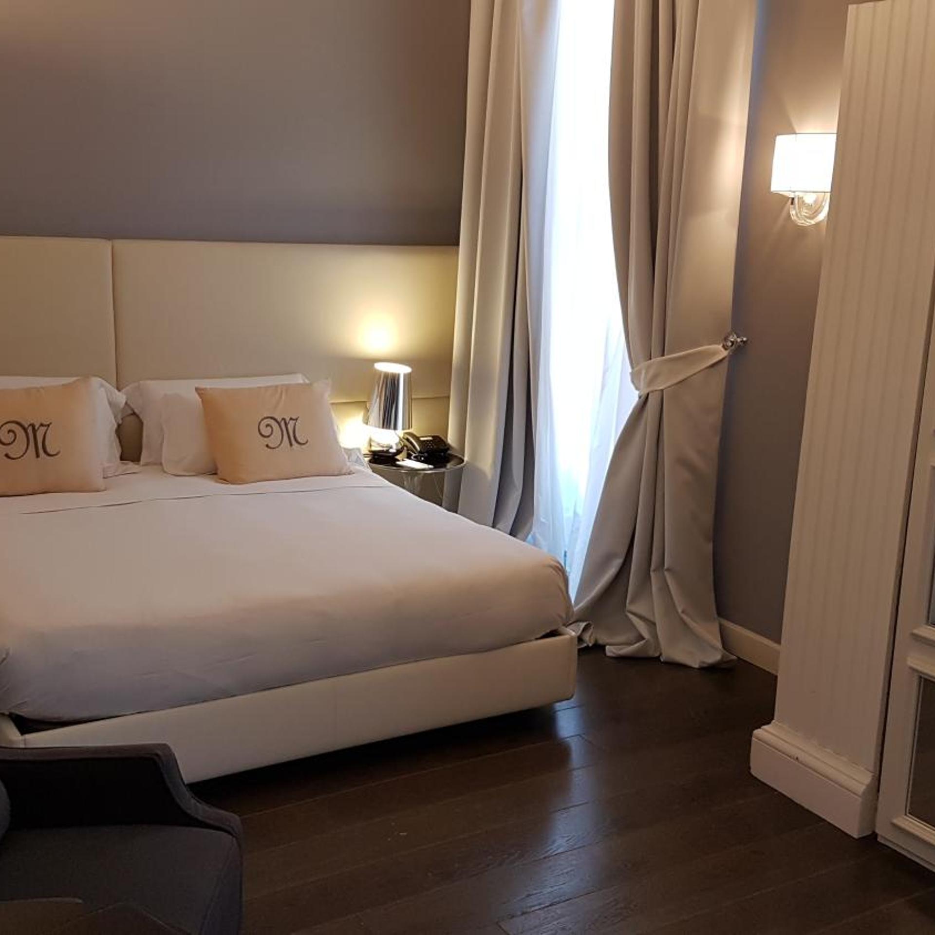 EXECUTIVE, DOUBLE BED, CITY VIEW