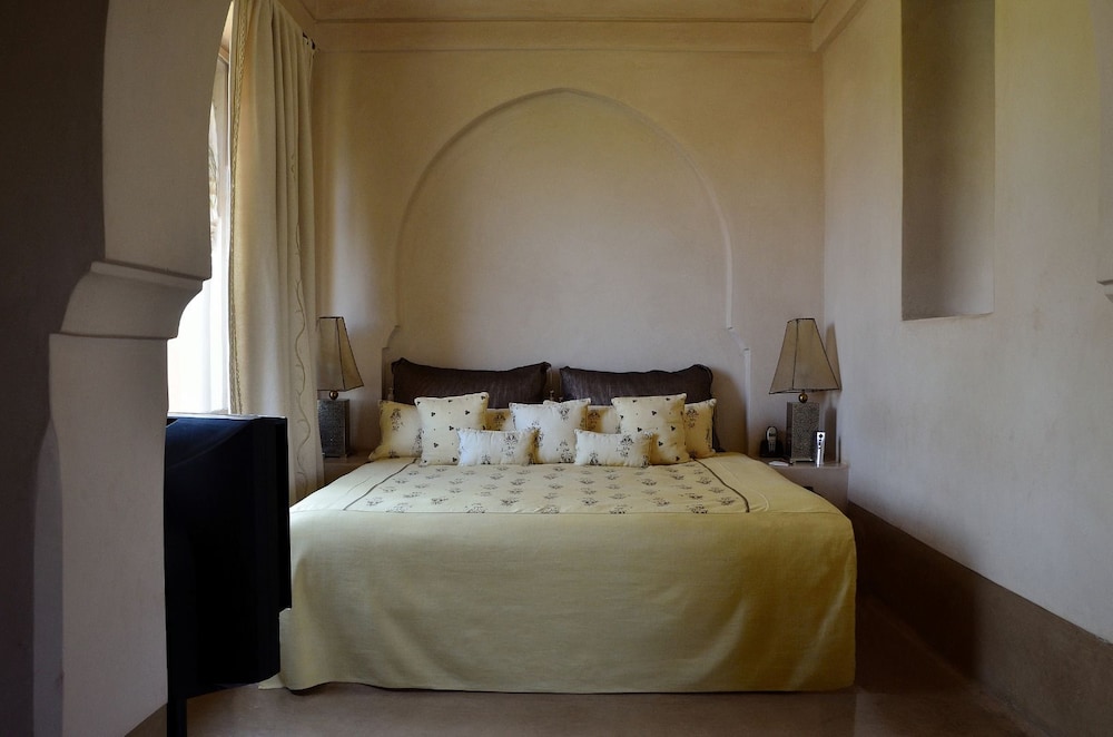 Ksar Char Bagh 19/85