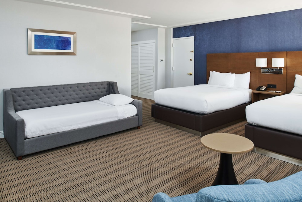 Doubletree By Hilton Torrance South Bay 12/37