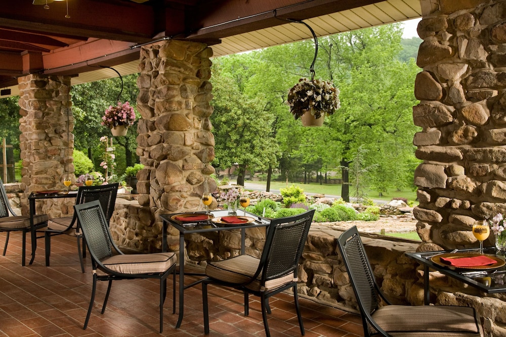 Hilltop Manor Bed and Breakfast 31/49
