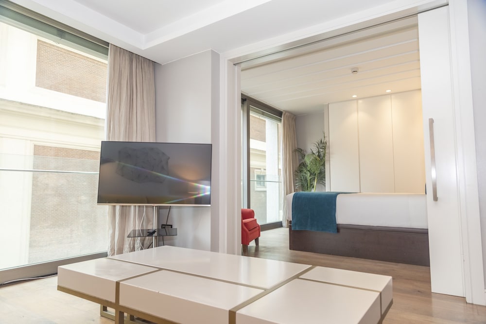SmartRental Collection Gran Via Centric II 9/57