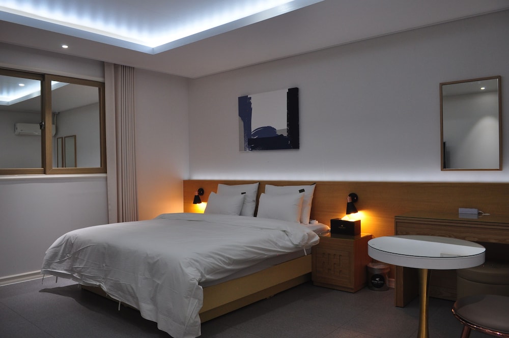 Business Hotel Venture 9/29