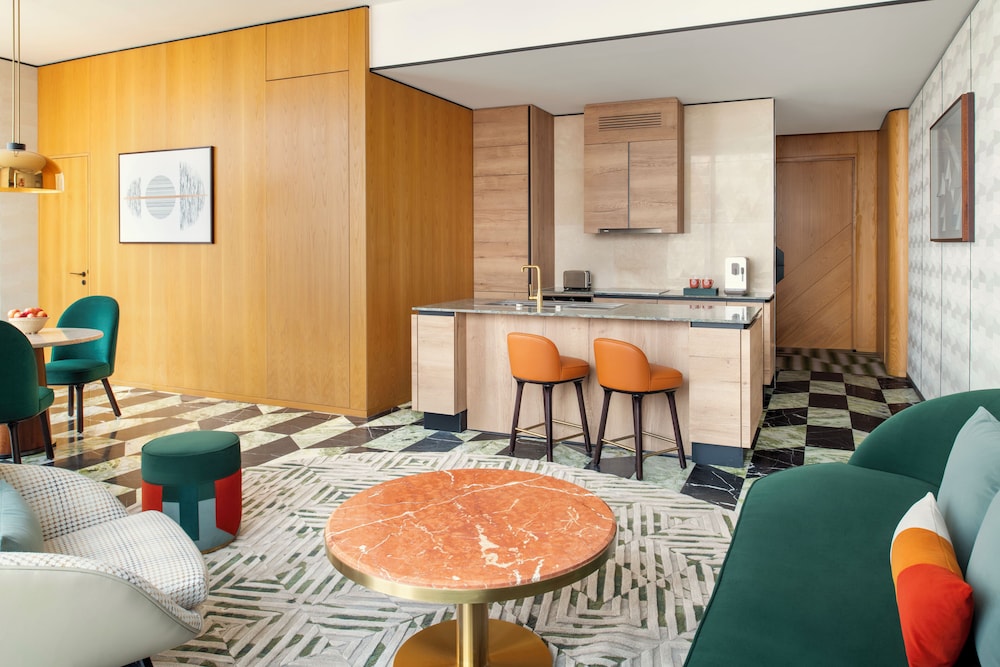 Swissotel Residences Corniche Park Towers 37/49
