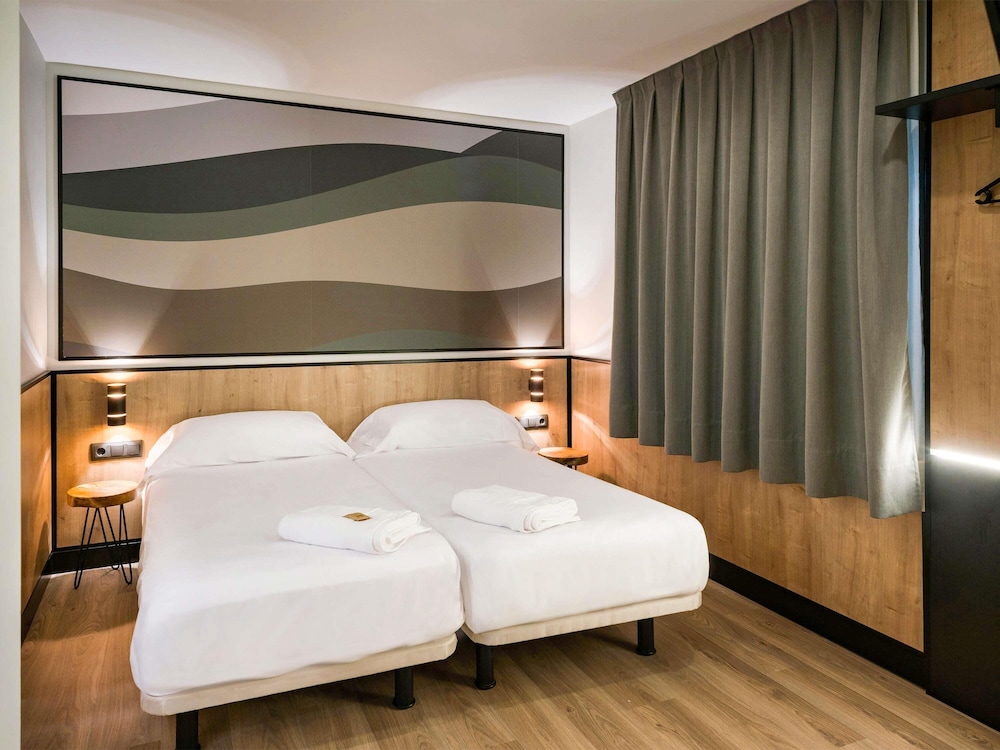 ibis Styles Figueres Ronda 18/49