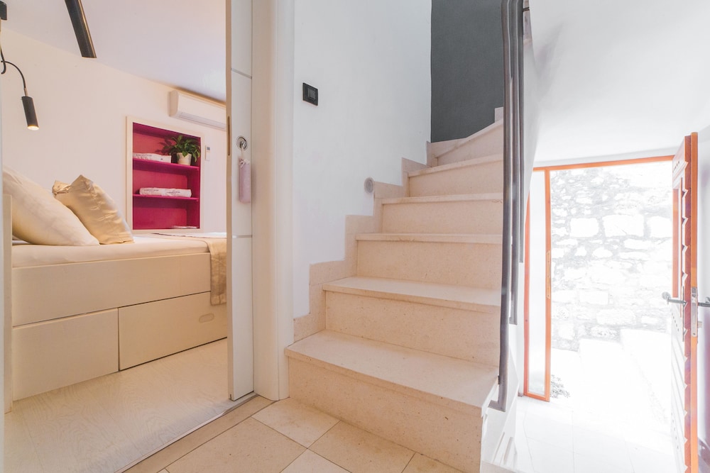 House Karkovich 23/42