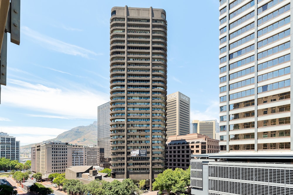 605 The Icon Building 11/50