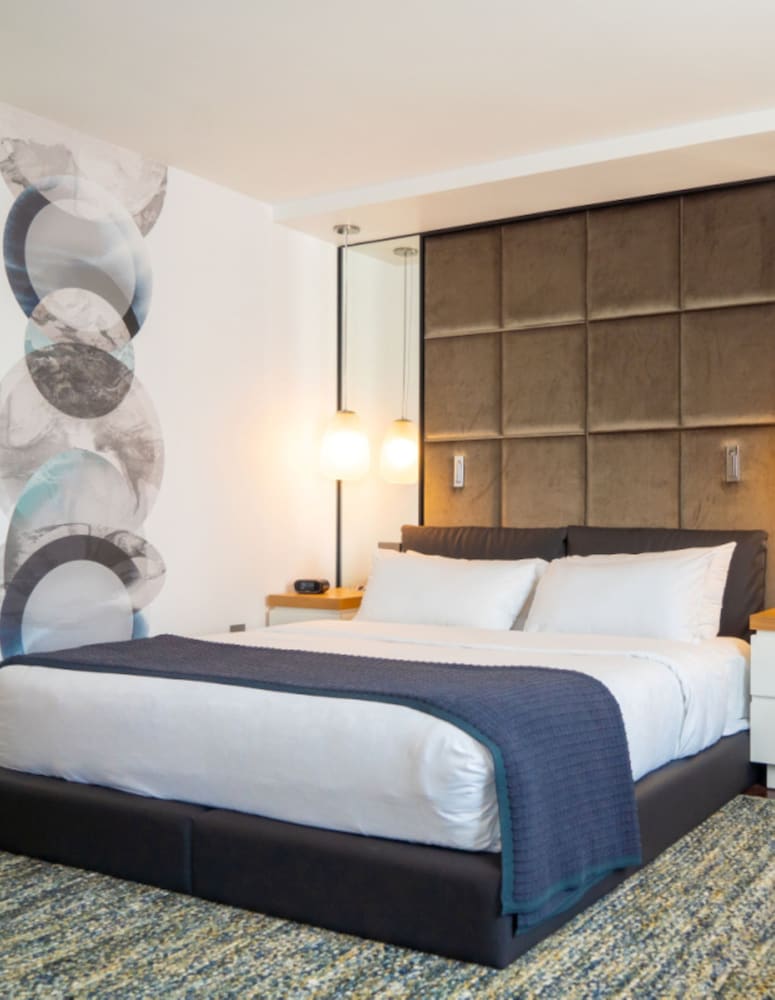 SUITE, 2 KING BEDS