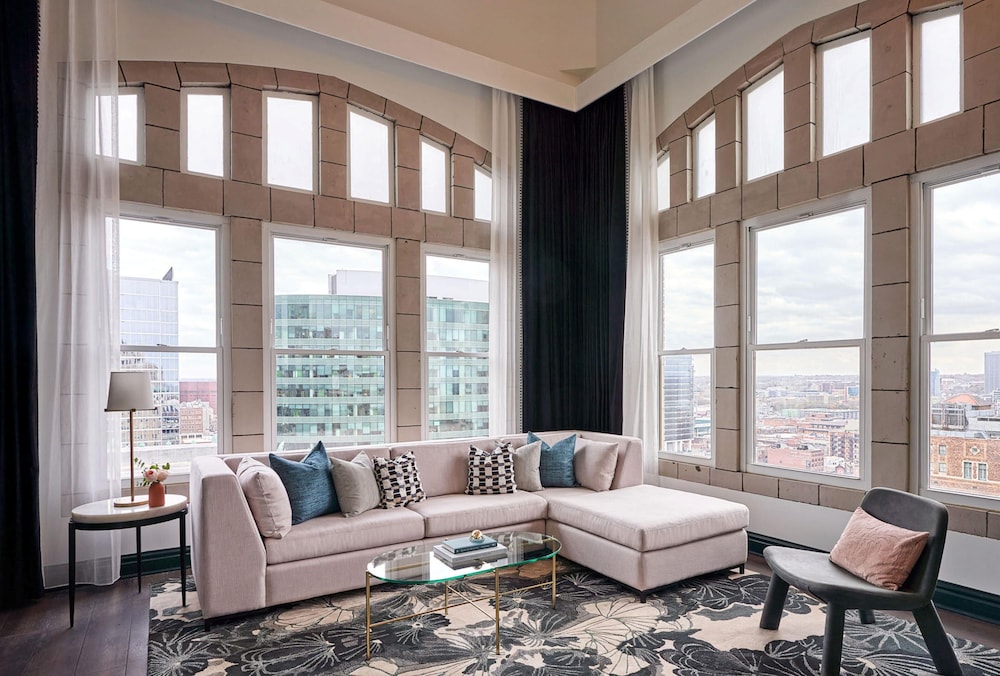 Hotel Kansas City, in The Unbound Collection by Hyatt 28/47