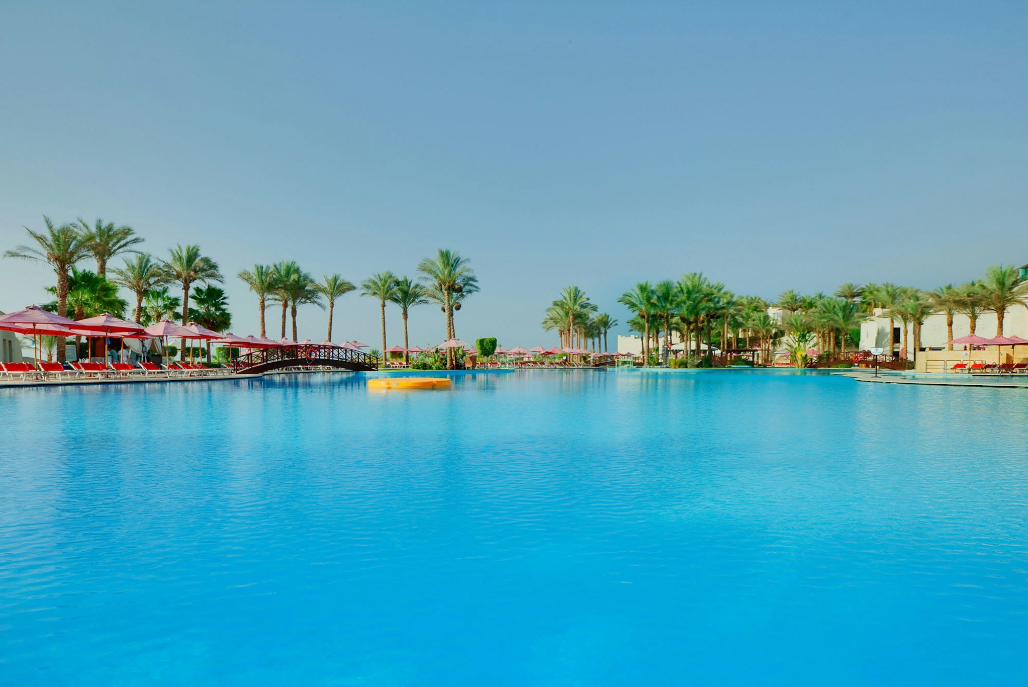 GRAND ROTANA RESORT AND SPA 46/50