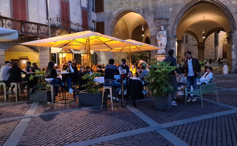 Hotel Piazza Vecchia 56/74