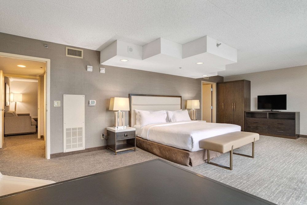 Embassy Suites by Hilton Seattle Bellevue 22/76