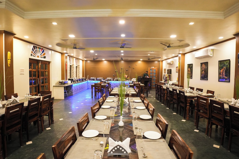 RAJ PALACE 24/50