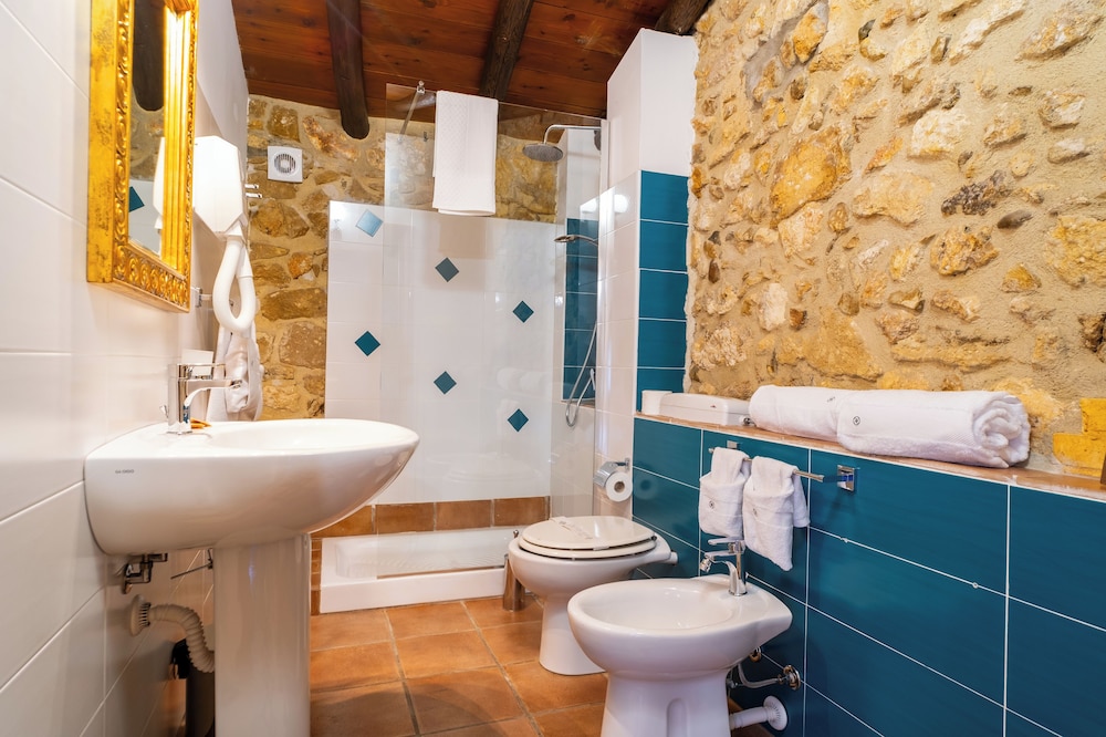 GRAND HOTEL LA BATIA 60/60