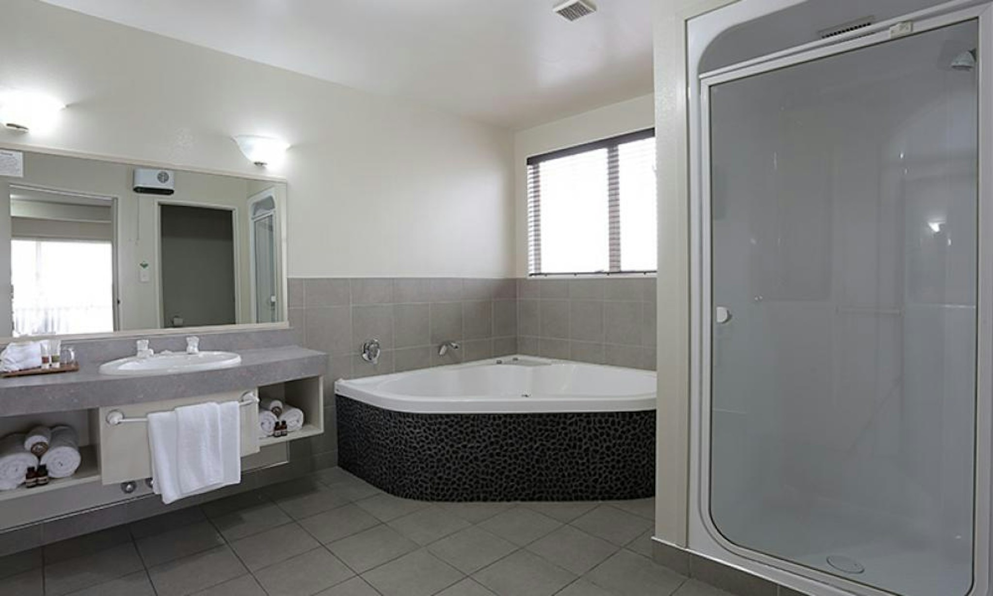 Homestead Villa Motel 34/36