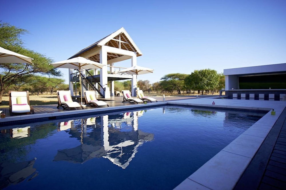 Emanya@Etosha Game Lodge 10/28