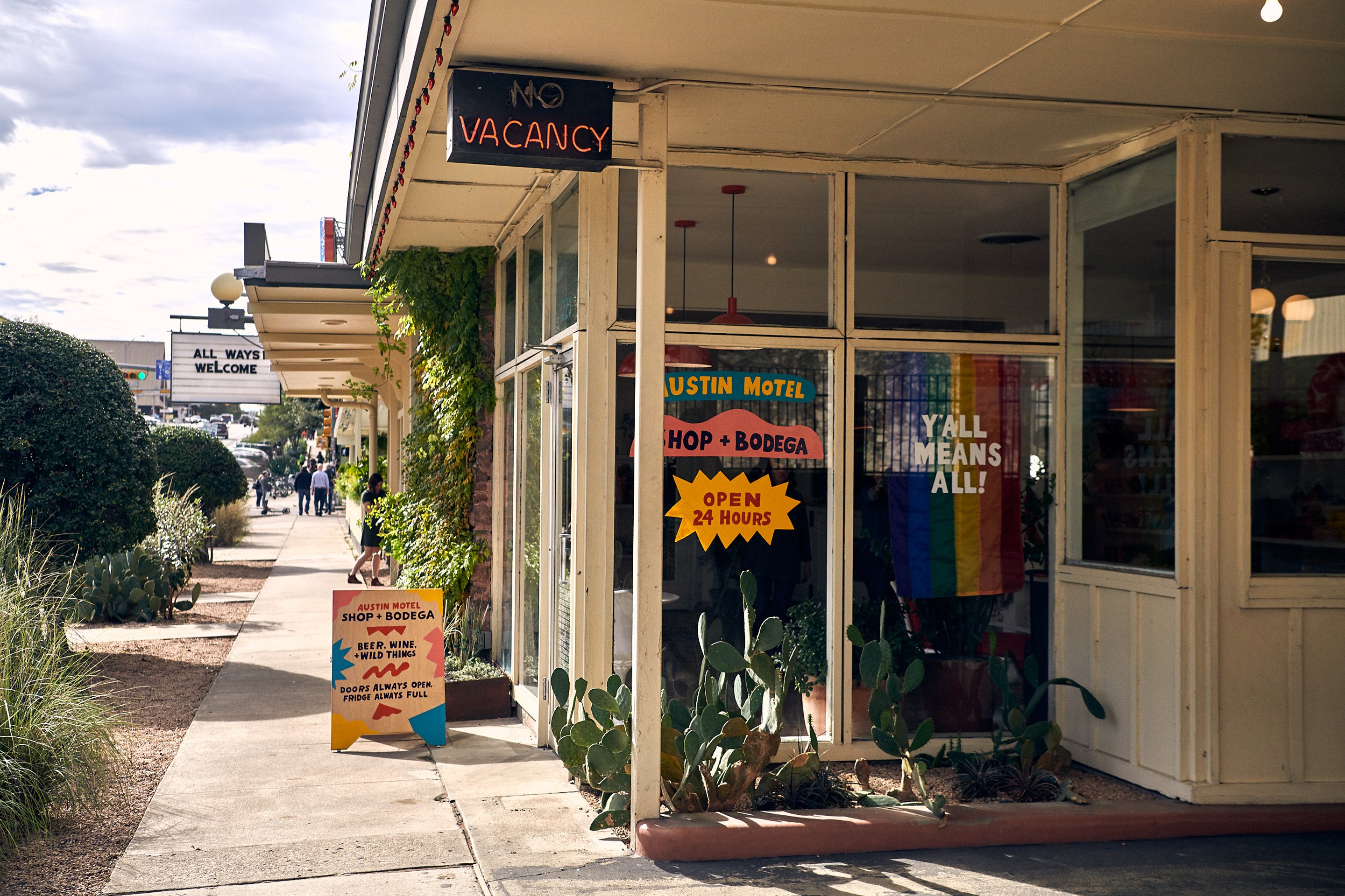Austin Motel 4/66