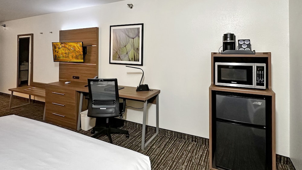 Estherville Hotel Amp Suites 15/50