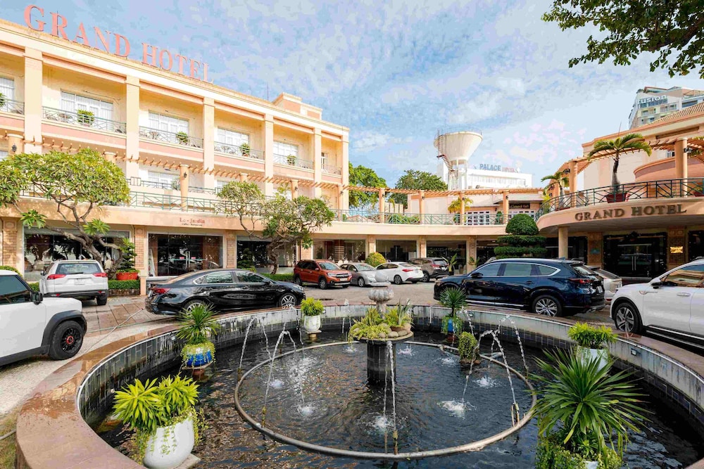 Grand Hotel 49/55