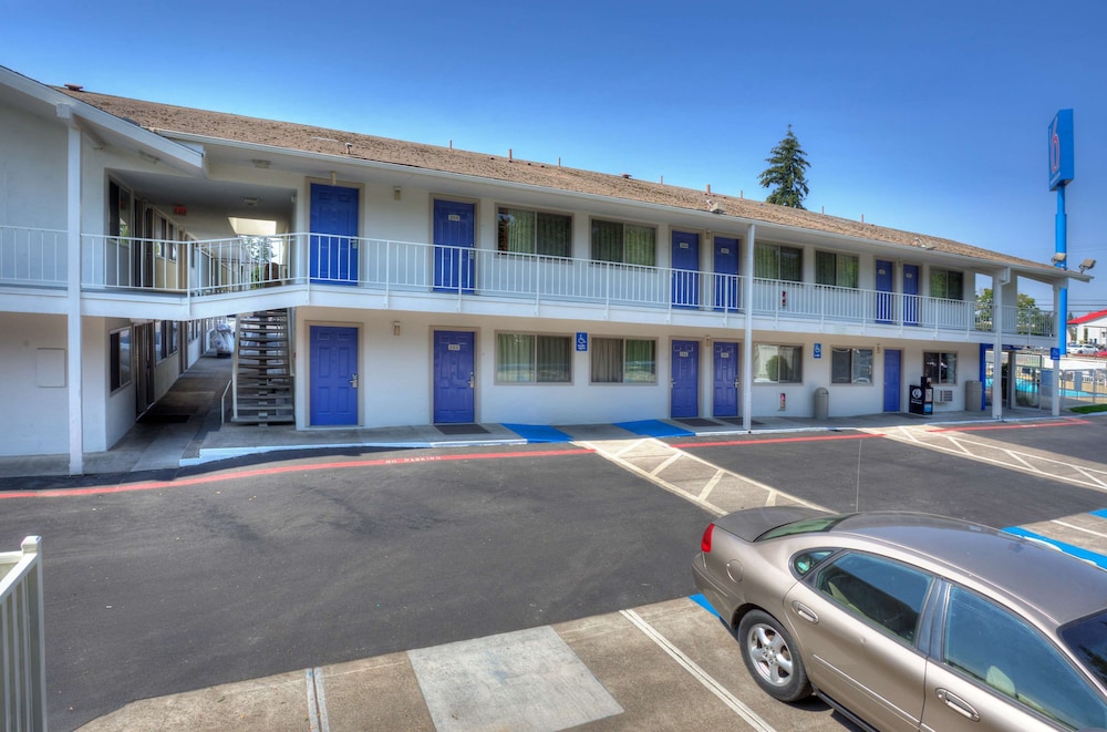 Motel6 Tigard, OR - Portland South - Lake Oswego 53/59