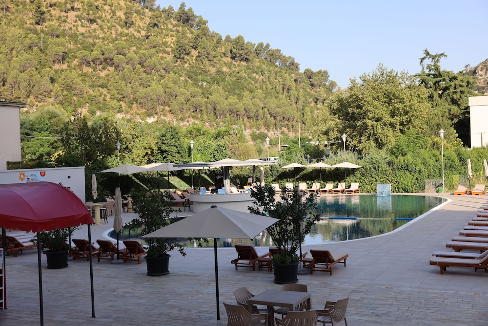 Hotel Colombo Berat 46/50