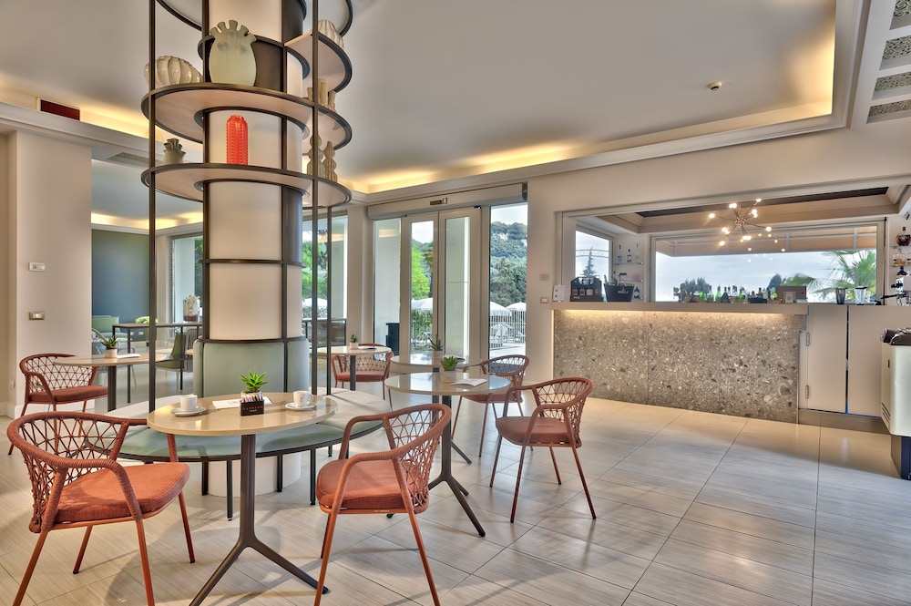 Hotel Excelsior Le Terrazze 55/64