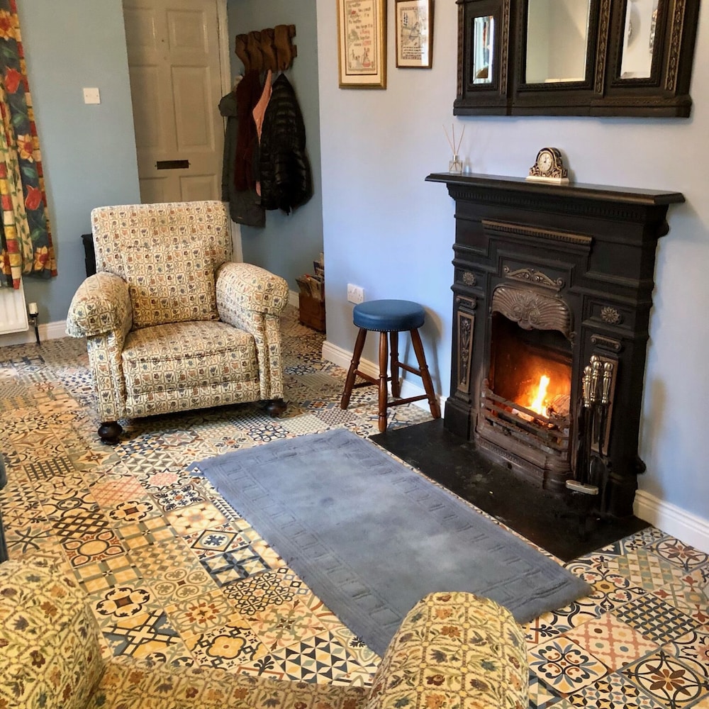 Brookhall Cottages 31/50