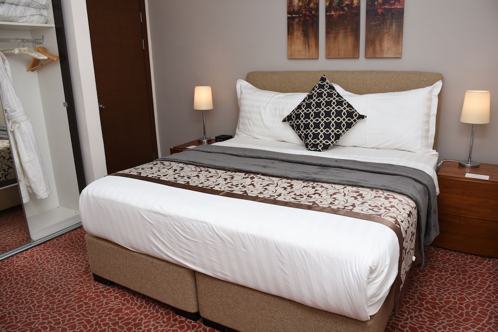 Lijam Hotel 11/50