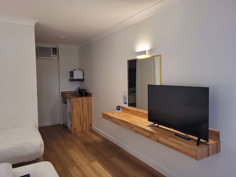 SureStay by Best Western The Clarence on Melville 3/29