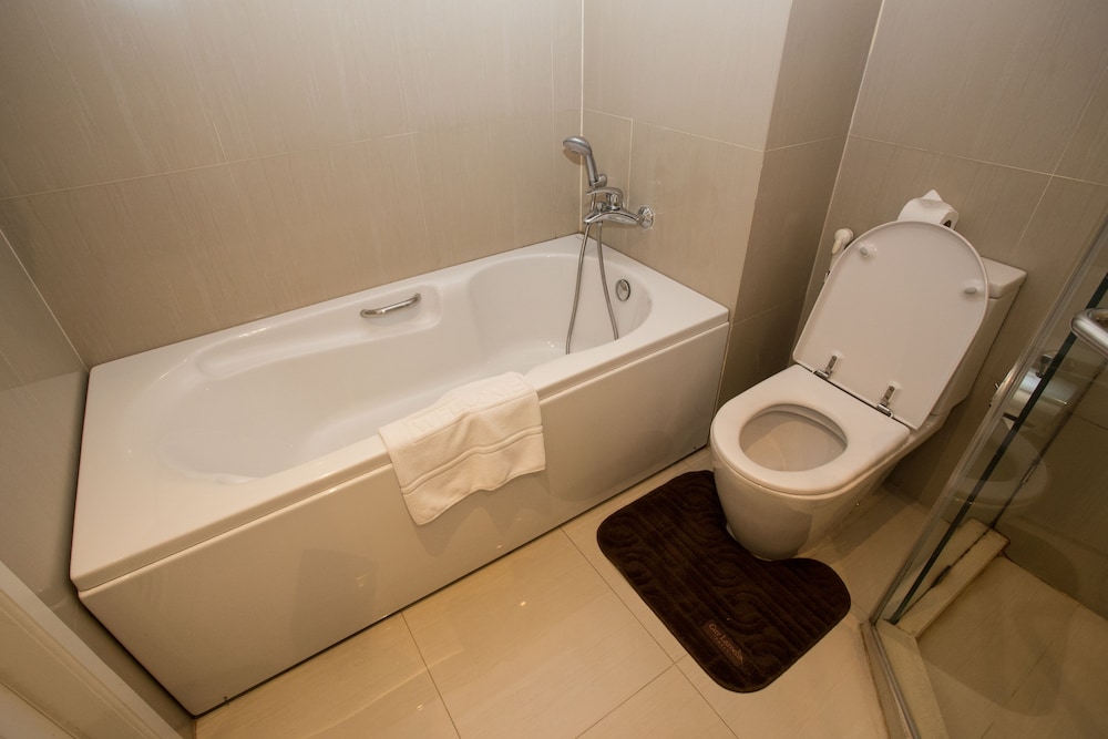 Hope Land Hotel 46 1 13/47