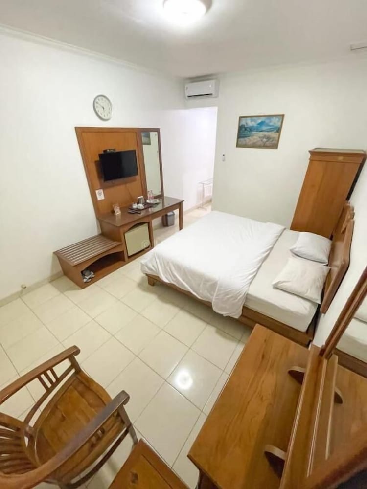 Hotel Besar Purwokerto 20/50