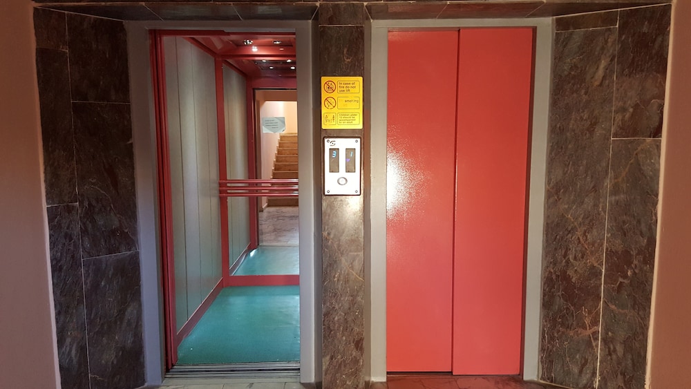 Golden Moon Apart Hotel photo3